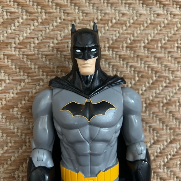 Batman Action Figure - Picture 2 of 4